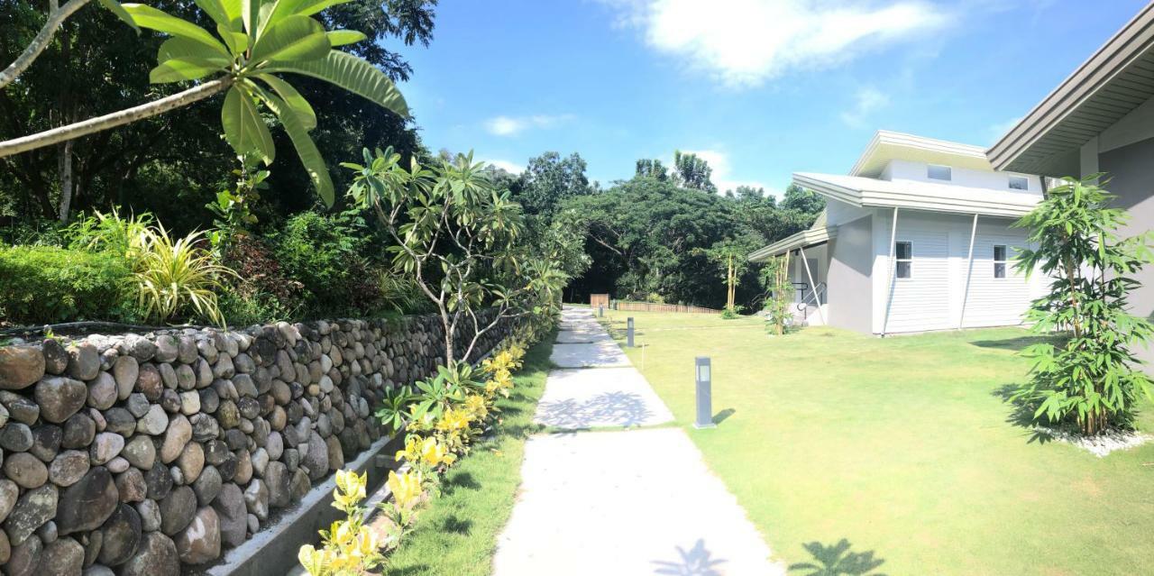Green Canyon Leisure Farms Clark Field Esterno foto